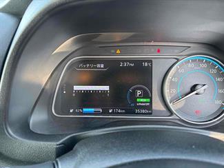 2022 Nissan LEAF - Thumbnail