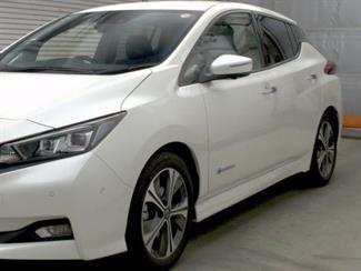 2022 Nissan LEAF - Thumbnail