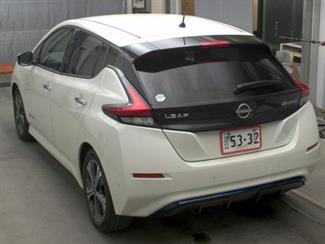 2022 Nissan LEAF - Thumbnail