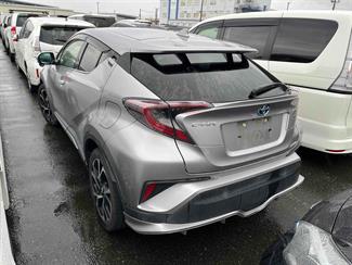 2017 Toyota C-HR - Thumbnail