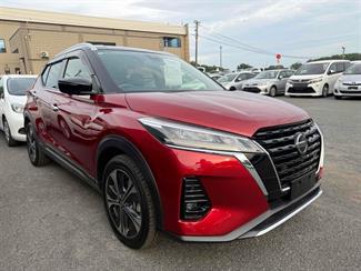 2021 Nissan KICKS - Thumbnail