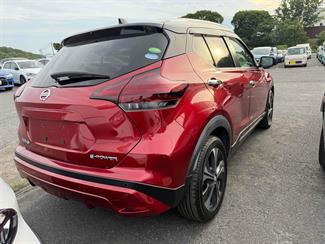 2021 Nissan KICKS - Thumbnail