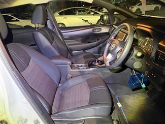 2023 Nissan LEAF - Thumbnail