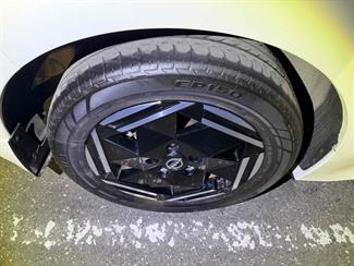 2023 Nissan LEAF - Thumbnail