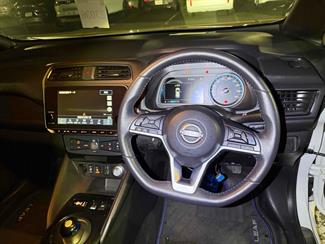 2023 Nissan LEAF - Thumbnail
