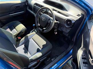 2017 Toyota AQUA - Thumbnail
