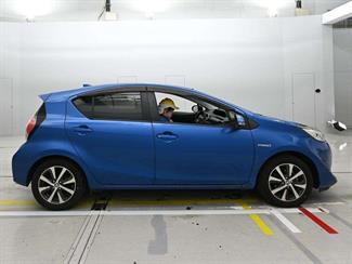 2017 Toyota AQUA - Thumbnail