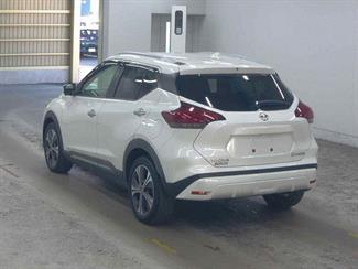 2021 Nissan KICKS - Thumbnail