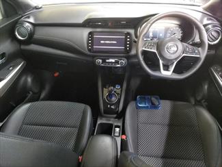 2021 Nissan KICKS - Thumbnail