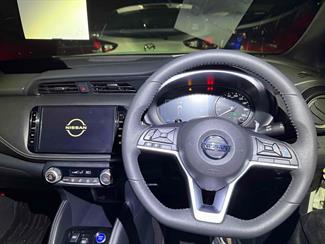 2021 Nissan KICKS - Thumbnail