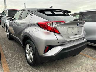 2017 Toyota C-HR - Thumbnail