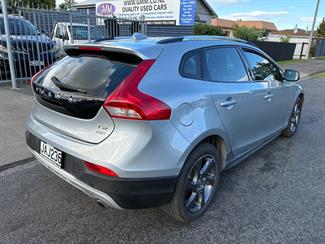 2013 Volvo V40 - Thumbnail