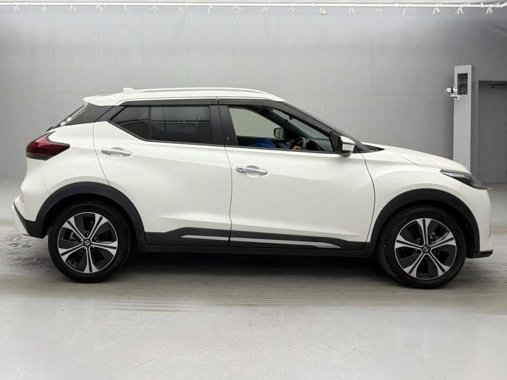 2021 Nissan KICKS