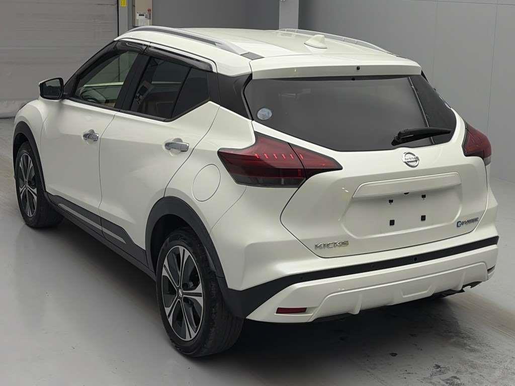 2021 Nissan KICKS