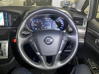 2017 Nissan Elgrand - Thumbnail
