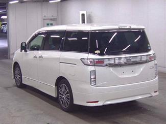 2017 Nissan Elgrand - Thumbnail