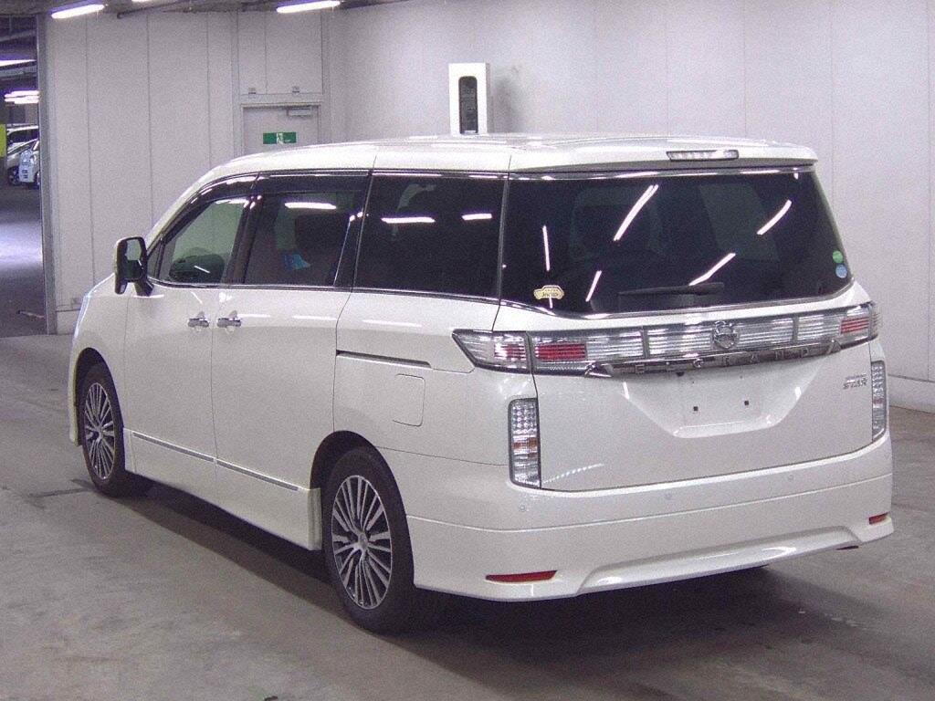 2017 Nissan Elgrand