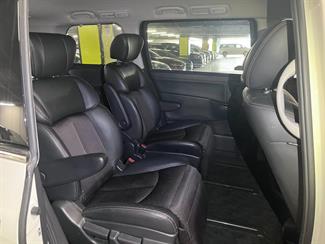 2017 Nissan Elgrand - Thumbnail