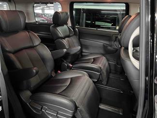 2017 Nissan Elgrand - Thumbnail