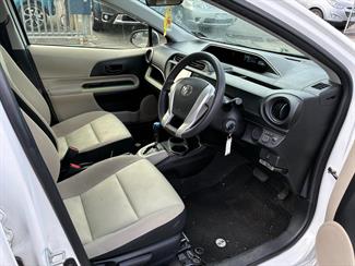 2014 Toyota AQUA - Thumbnail