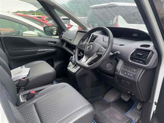 2020 Nissan SERENA - Thumbnail