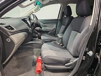 2017 Mitsubishi Triton - Thumbnail