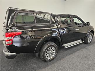 2017 Mitsubishi Triton - Thumbnail
