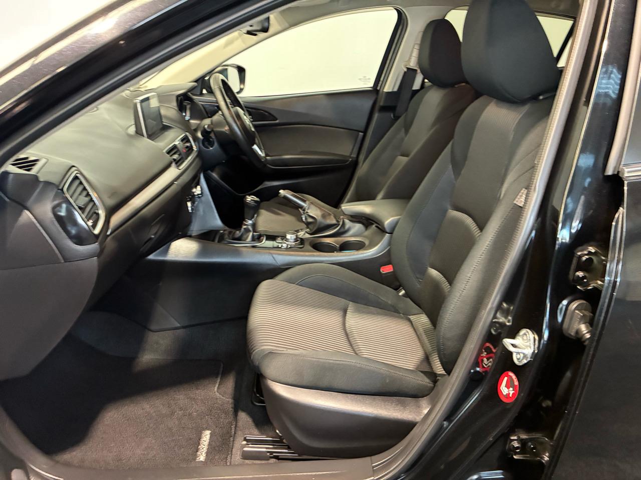 2014 Mazda AXELA