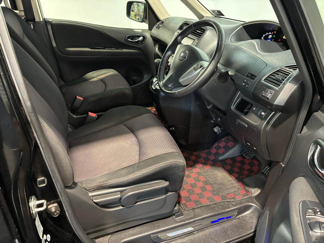 2013 Nissan SERENA
