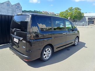 2013 Nissan SERENA - Thumbnail