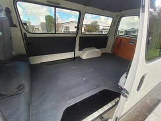 2003 Toyota Hiace - Thumbnail