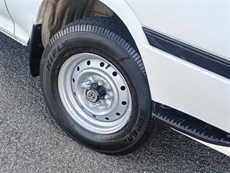 2003 Toyota Hiace - Thumbnail