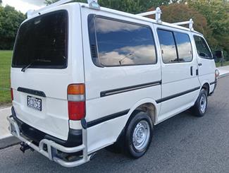 2003 Toyota Hiace - Thumbnail