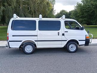2003 Toyota Hiace - Thumbnail