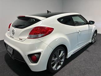 2017 Hyundai Veloster - Thumbnail