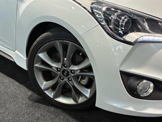 2017 Hyundai Veloster - Thumbnail