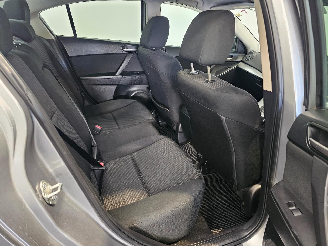 2013 Mazda AXELA