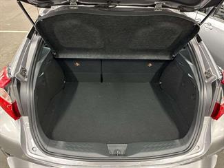 2017 Toyota C-HR - Thumbnail