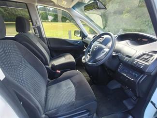 2016 Nissan SERENA - Thumbnail