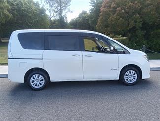 2016 Nissan SERENA - Thumbnail