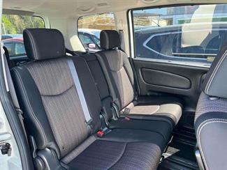 2016 Nissan SERENA - Thumbnail