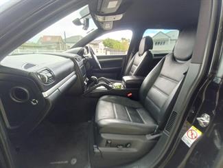 2009 Porsche CAYENNE - Thumbnail