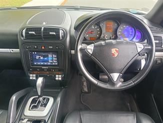 2009 Porsche CAYENNE - Thumbnail