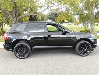 2009 Porsche CAYENNE - Thumbnail