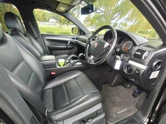 2009 Porsche CAYENNE - Thumbnail