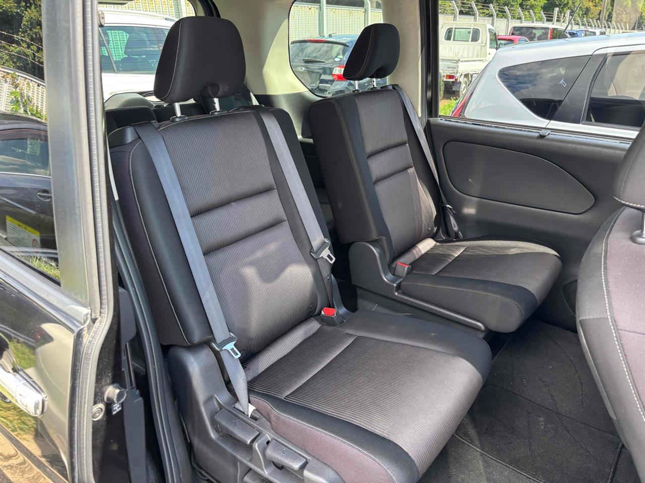 2017 Nissan SERENA