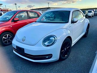 2013 Volkswagen Beetle - Thumbnail