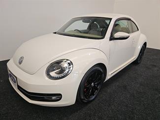 2013 Volkswagen Beetle - Thumbnail