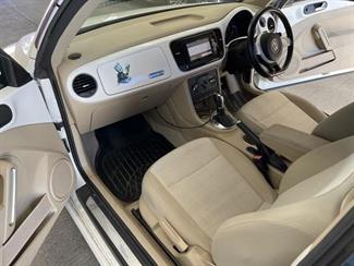 2013 Volkswagen Beetle - Thumbnail