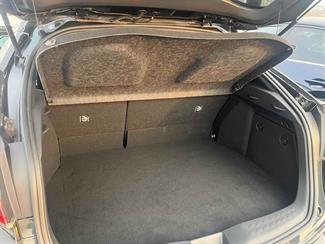 2017 Toyota C-HR - Thumbnail